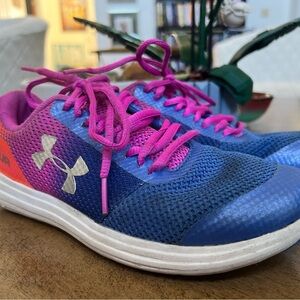 3.5Y Under Armour sneakers